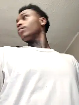 Snapshot of Dropdingo chatting on 11/19/25, 04:07 Dropdingo online show from 11/19/25, 04:07