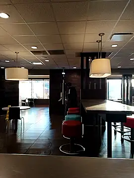 Snapshot of Dropdingo chatting on 11/15/25, 01:15 Dropdingo online show from 11/15/25, 01:15