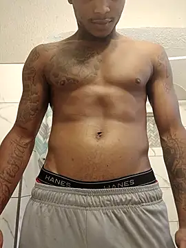 Snapshot of Dropdingo chatting on 10/06/25, 10:21 Dropdingo online show from 10/06/25, 10:21