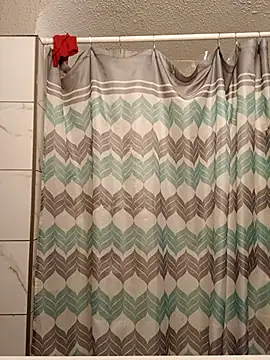 Snapshot of Dropdingo chatting on 10/22/25, 05:51 Dropdingo online show from 10/22/25, 05:51