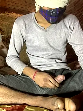 Snapshot of uniquesexyboy5689 chatting on 12/21/25, 10:39 uniquesexyboy5689 online show from 12/21/25, 10:39