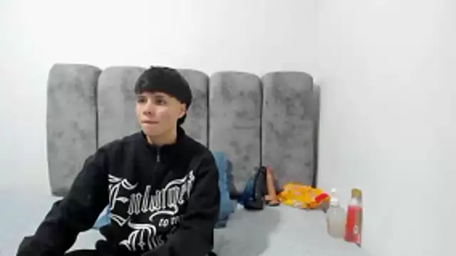 Bruno Cruzz online show from 04/17/26, 02:25