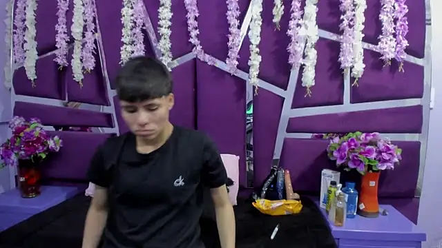 Snapshot of Bruno_Cruzz chatting on 02/17/26, 02:31 Bruno Cruzz online show from 02/17/26, 02:31