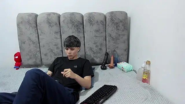 Bruno Cruzz online show from 04/24/26, 02:13