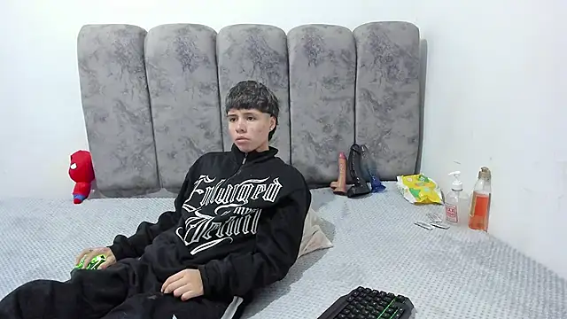 Bruno Cruzz online show from 06/18/26, 01:59