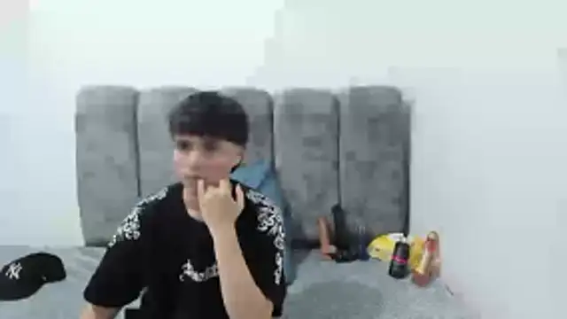 Snapshot of Bruno_Cruzz chatting on 03/25/26, 03:28 Bruno Cruzz online show from 03/25/26, 03:28