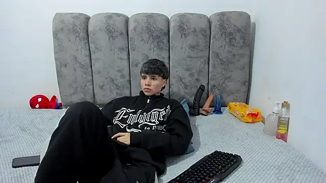 Bruno Cruzz online show from 04/21/26, 02:14