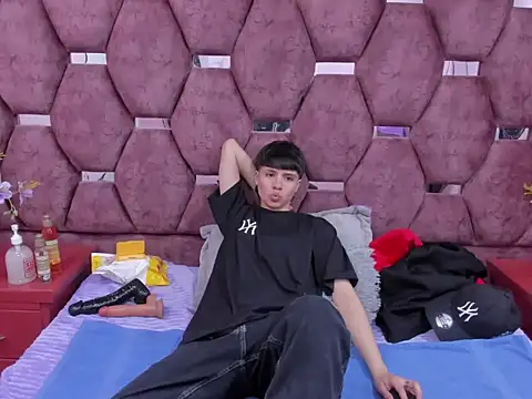 Bruno Cruzz online show from 12/05/25, 02:43