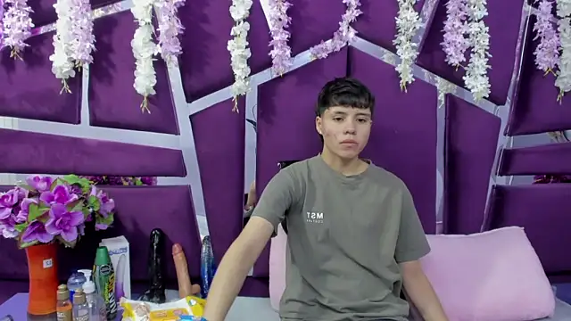 Snapshot of Bruno_Cruzz chatting on 02/19/26, 02:41 Bruno Cruzz online show from 02/19/26, 02:41