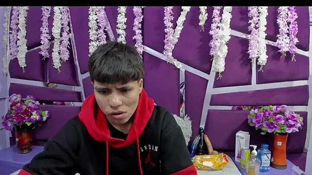 Snapshot of Bruno_Cruzz chatting on 02/13/26, 02:11 Bruno Cruzz online show from 02/13/26, 02:11