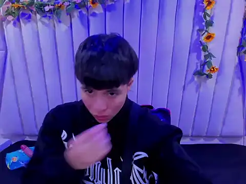 Bruno Cruzz online show from 10/17/25, 02:04