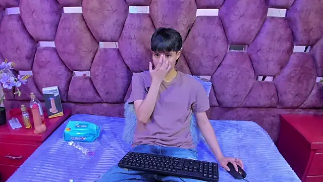 Bruno Cruzz online show from 10/22/25, 02:22