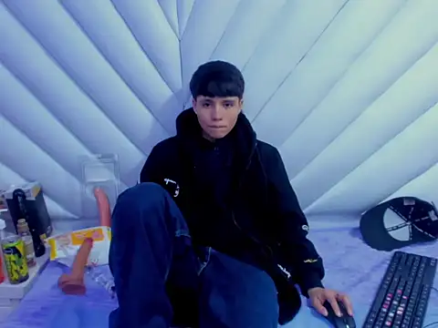 Bruno Cruzz online show from 11/30/25, 03:40