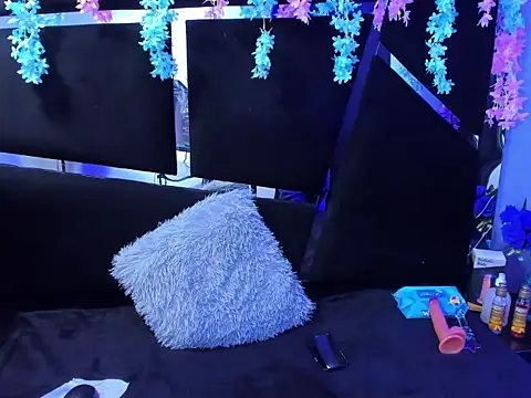 Bruno Cruzz online show from 10/28/25, 02:23