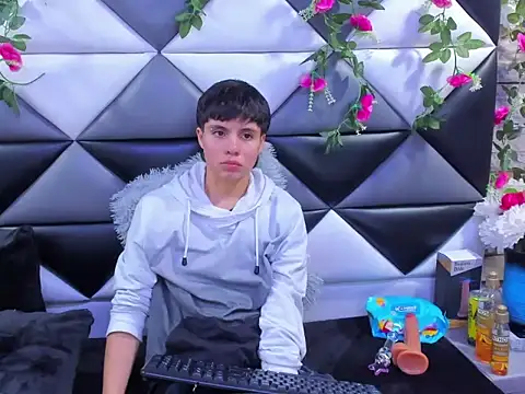 Bruno Cruzz online show from 10/24/25, 02:43