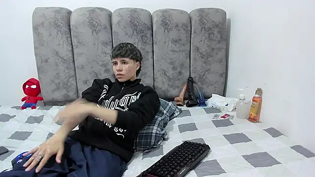 Bruno Cruzz online show from 06/04/26, 02:16