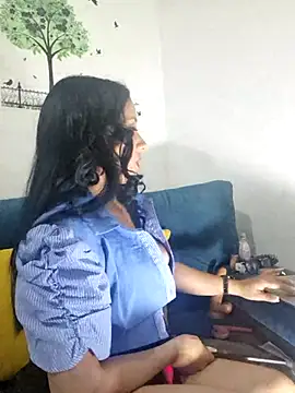 Snapshot of SofiiMilf chatting on 09/16/25, 01:28 SofiiMilf online show from 09/16/25, 01:28