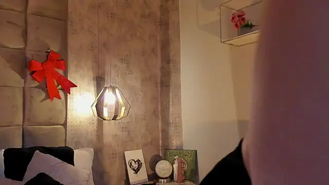 Sky Junne online show from 12/03/25, 05:45