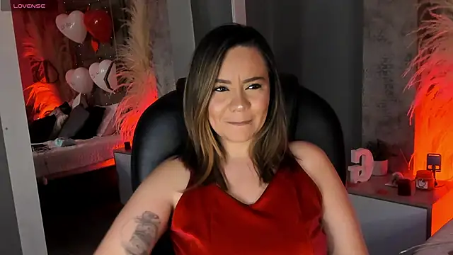 Snapshot of Sky_Junne chatting on 02/14/26, 05:57 Sky Junne online show from 02/14/26, 05:57