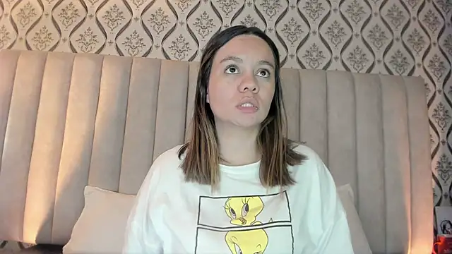 Sky Junne online show from 03/20/26, 04:41