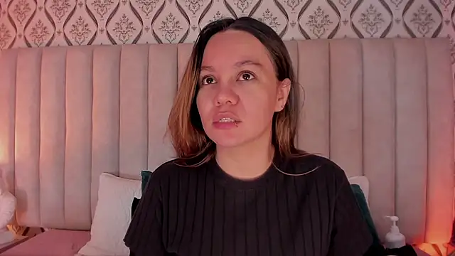 Sky Junne online show from 04/01/26, 06:05