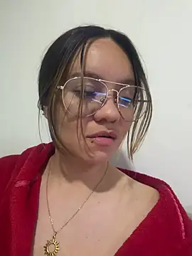 Sky Junne online show from 04/18/26, 05:21