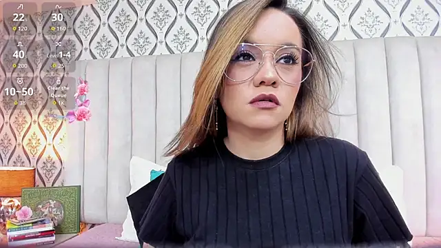 Sky Junne online show from 10/30/25, 05:43