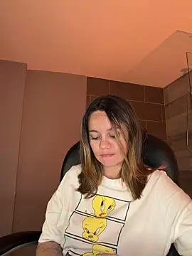 Sky Junne online show from 03/09/26, 05:38