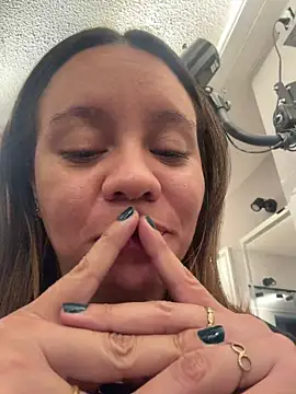 Sky Junne online show from 04/14/26, 04:34