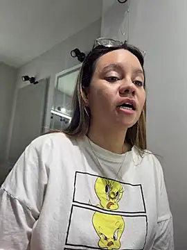 Sky Junne online show from 04/13/26, 05:06