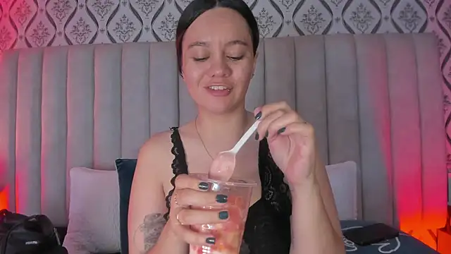 Sky Junne online show from 04/10/26, 03:41