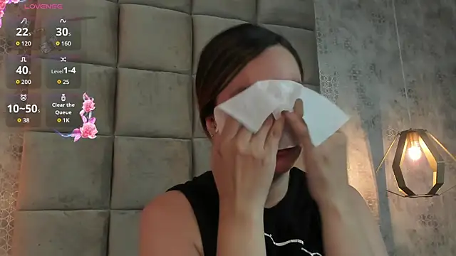 Snapshot of Sky_Junne chatting on 01/05/26, 06:22 Sky Junne online show from 01/05/26, 06:22