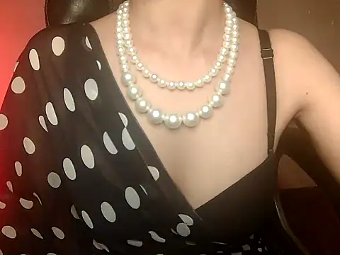 Snapshot of akankshapuri chatting on 09/23/25, 04:47 akankshapuri online show from 09/23/25, 04:47