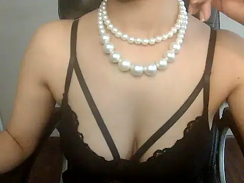 Snapshot of akankshapuri chatting on 09/18/25, 06:16 akankshapuri online show from 09/18/25, 06:16