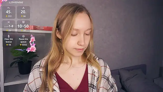 EarnestineGyllenband online show from 11/07/25, 06:40