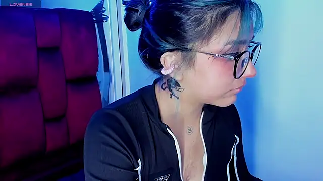 sophiievv online show from 04/21/26, 08:04