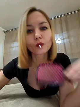 VeroLoverx online show from 11/23/25, 10:03