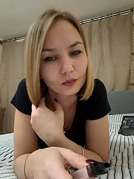 VeroLoverx online show from 10/31/25, 03:52