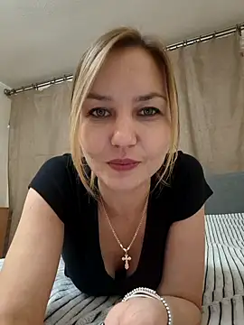 VeroLoverx online show from 10/26/25, 03:34