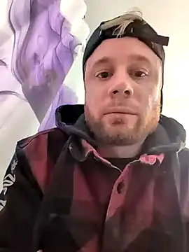 Snapshot of Chffbhf chatting on 10/21/25, 06:57 Chffbhf online show from 10/21/25, 06:57