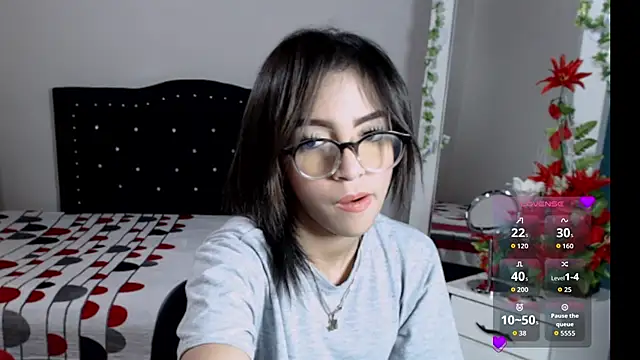 Coraline Playful online show from 09/18/25, 12:41