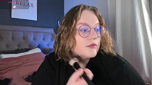 Alissa S online show from 10/08/25, 01:23