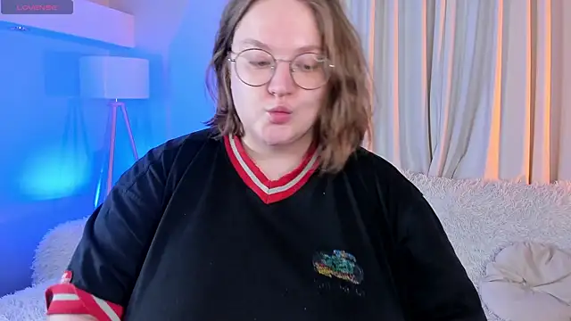 Alissa S online show from 11/08/25, 01:36