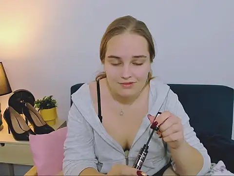 AliceCrazy69 online show from 11/28/25, 01:11