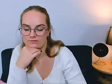 AliceCrazy69 online show from 11/18/25, 04:10