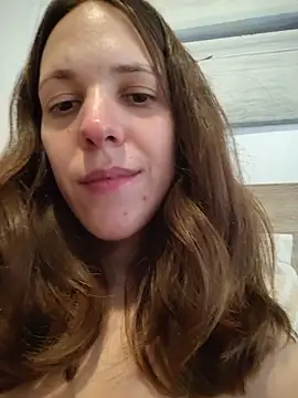 Snapshot of lauflor chatting on 06/03/26, 04:33 lauflor online show from 06/03/26, 04:33