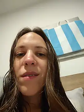 Snapshot of lauflor chatting on 06/16/26, 10:59 lauflor online show from 06/16/26, 10:59