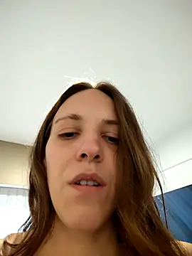 Snapshot of lauflor chatting on 04/29/26, 11:47 lauflor online show from 04/29/26, 11:47