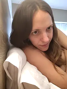 Snapshot of lauflor chatting on 02/28/26, 01:44 lauflor online show from 02/28/26, 01:44