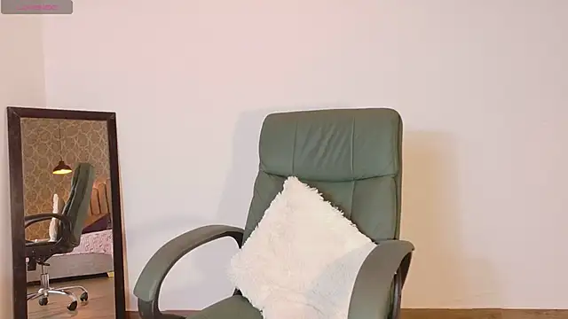 katia green1 online show from 01/13/26, 08:02